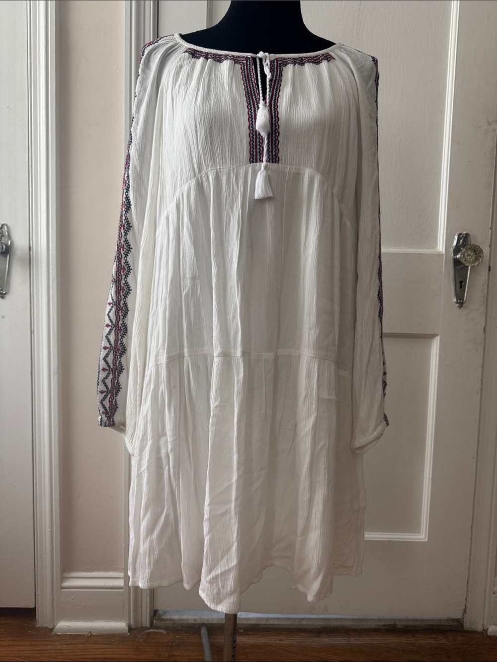Old Navy Bono White Long-Sleeve Embroidered Peasant Dress